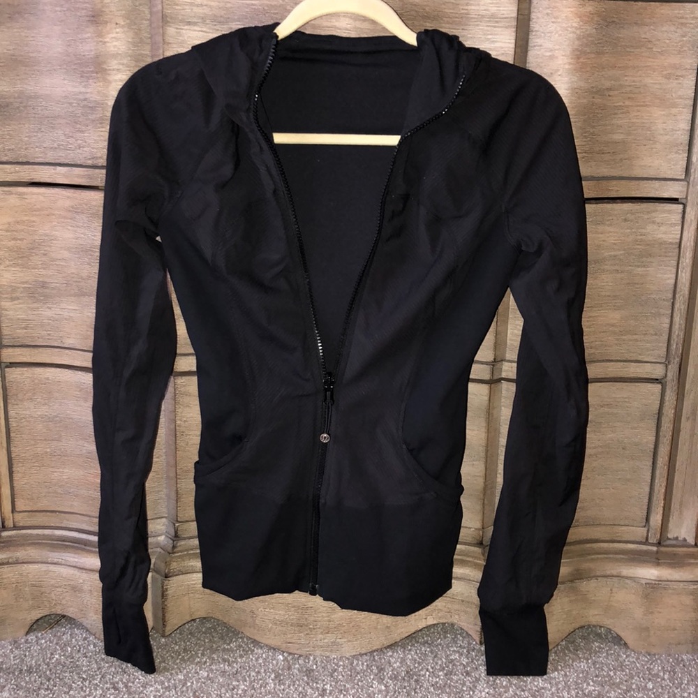 Lululemon black zip up jacket with hood